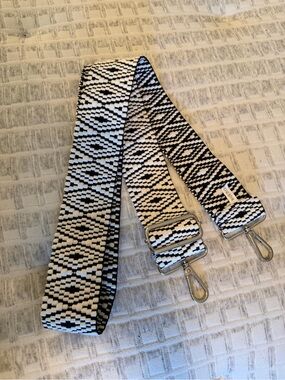 Adjustable Black & White Geometric Strap for Bags